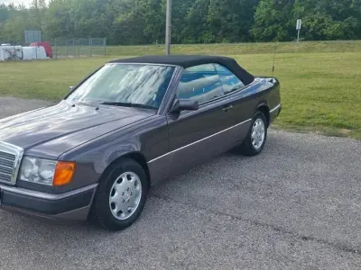 Second-hand Mercedes E300 220 CP (161 kW) 1992 Maro Cabrio