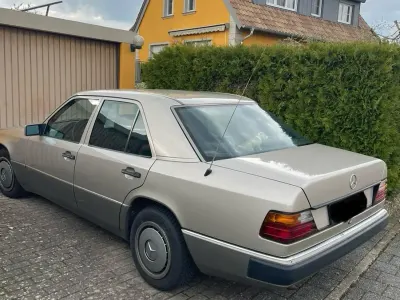Second-hand Mercedes E250 90 CP (66 kW) 1992 Berlinǎ