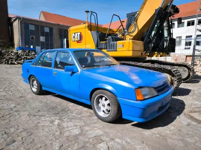 Gebraucht Opel Rekord 110 PS (80 kW) 1986 Blau Limousine