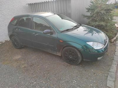 Gebraucht Ford Focus 100 PS (73 kW) 2002 Grün Kleinwagen