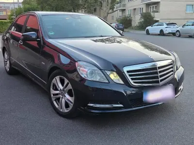 Gebraucht Mercedes E250 Avantgarde 2011 Blau Limousine