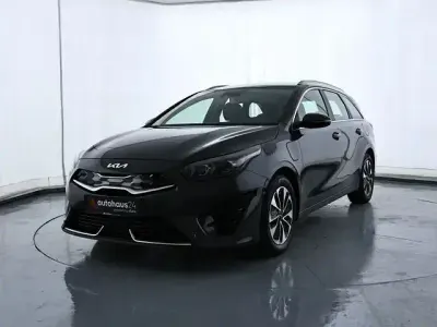 Gebraucht Kia Ceed Spirit 141 PS (103 kW) 2023 Grau Kleinwagen