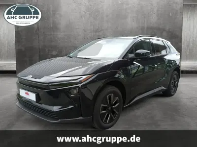 Gebraucht Toyota bZ4X Connect Style 164 kW (224 PS) 2026 Schwarz SUV