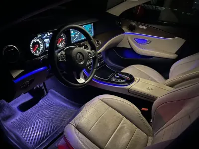 Gebraucht Mercedes E200 Avantgarde 150 PS (110 kW) 2017 Blau Limousine