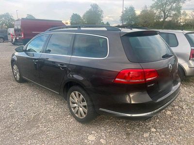 Gebraucht VW Passat 140 PS (102 kW) 2012 Braun Kombi