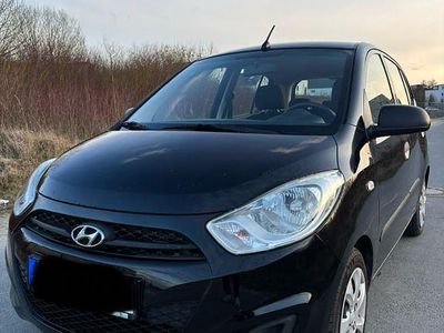 Gebraucht Hyundai i10 Edition 69 PS (50 kW) 2012 Schwarz Kleinwagen