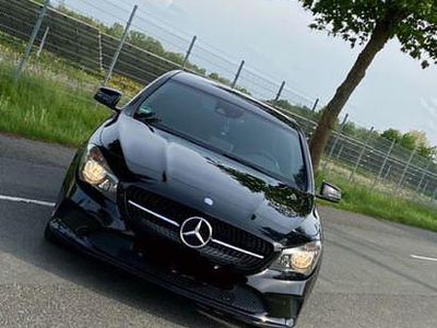 Gebraucht Mercedes CLA220 Shooting Brake 177 PS (130 kW) 2017 Schwarz Kombi