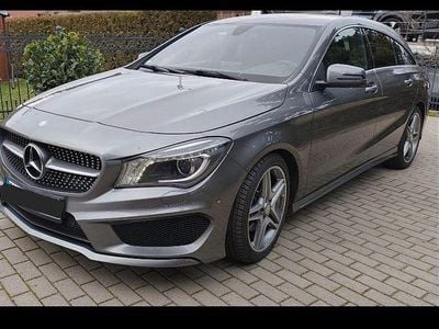 Grau Gebraucht 2015 Mercedes CLA200 Shooting Brake AMG line Kombi | 18.300 € (Fairer Preis)