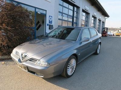 Alfa Romeo 166