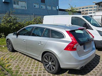 Gebraucht Volvo V60 181 PS (133 kW) 2015 Grau Kombi