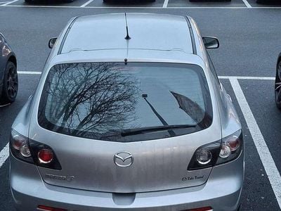 Grau Gebraucht 2006 Mazda 3 Active Kleinwagen | 1.250 € (Fairer Preis)