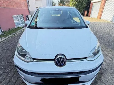 Używany VW up! 65 KM (47 kW) 2021 Biały Hatchback