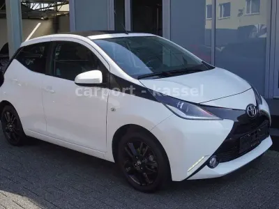Gebraucht Toyota Aygo X-wave 69 PS (50 kW) 2016 Solid white Kleinwagen
