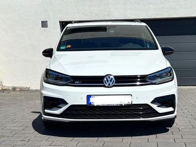 Weiß Gebraucht 2017 VW Touran Highline Van / Kleinbus | 19.500 € (Fairer Preis)