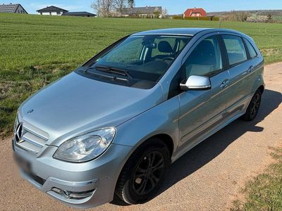 Gebraucht Mercedes B180 115 PS (84 kW) 2010 Blau Van / Kleinbus