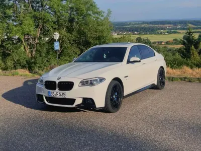 Gebraucht BMW 535 Sport Line 313 PS (230 kW) 2015 Weiß Limousine