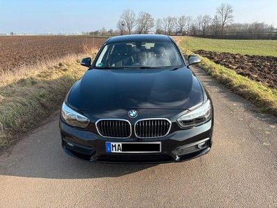 Gebraucht BMW 118 Sport Line 136 PS (100 kW) 2016 Schwarz Kleinwagen