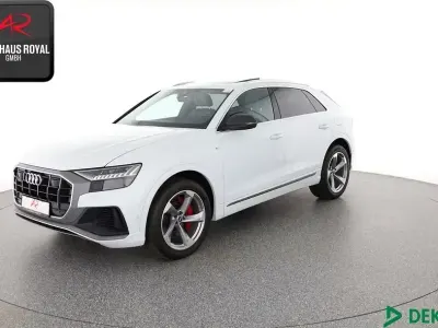 Używany Audi Q8 S-Line 381 KM (280 kW) 2021 Biały SUV