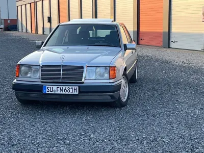 Gebraucht Mercedes 300 Sportline 154 PS (113 kW) 1993 Silber Limousine