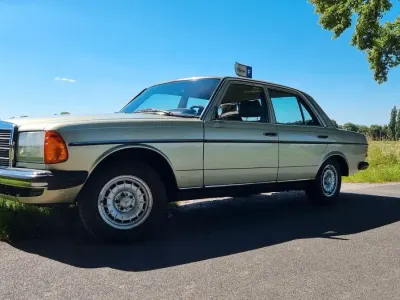 Gebraucht Mercedes 200 109 PS (80 kW) 1983 Limousine