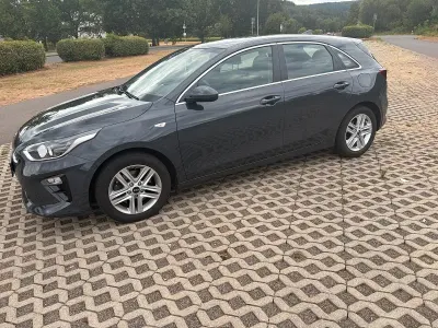 Gebraucht Kia Ceed 140 PS (102 kW) 2021 Grau Kleinwagen