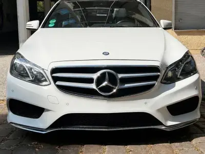 Gebraucht Mercedes E400 AMG 333 PS (244 kW) 2013 Weiß Limousine