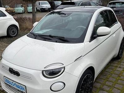 Gebraucht Fiat 500e La Prima 86 kW (118 PS) 2023 Weiß Limousine
