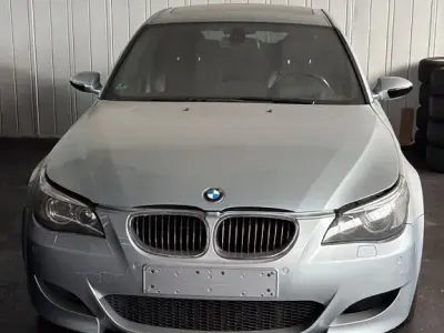 Używany BMW M5 Performance 507 KM (372 kW) 2005 Srebrny Sedan/Limuzyna