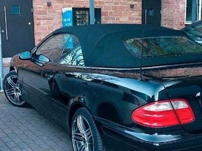Gebraucht Mercedes CLK230 197 PS (144 kW) 2001 Schwarz Cabrio