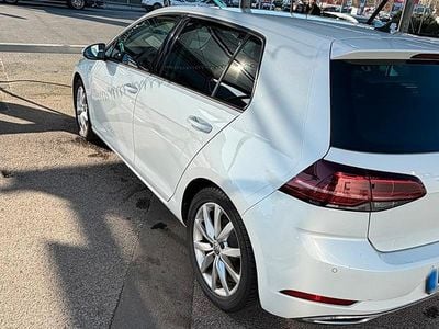Gebraucht VW Golf VII 150 PS (110 kW) 2019 Weiß Limousine
