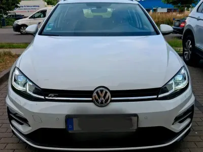 Gebraucht VW Golf VII R 150 PS (110 kW) 2019 Weiß Kombi