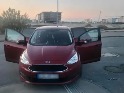 Używany Ford C-MAX Titanium 101 KM (74 kW) 2016 Czerwony Minivan