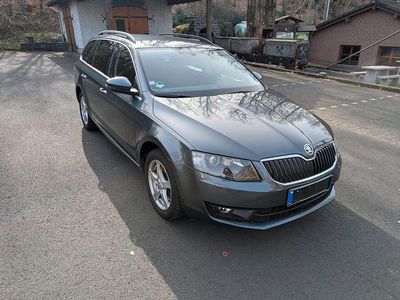 Gebraucht Skoda Octavia 179 PS (131 kW) 2015 Grau Kleinwagen