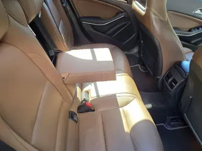 Usata Mercedes GLA200 136 CV (100 kW) 2017 Marrone SUV