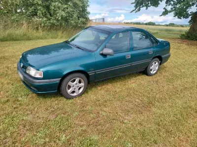 Gebraucht Opel Vectra 116 PS (85 kW) 1995 Grün Kleinwagen