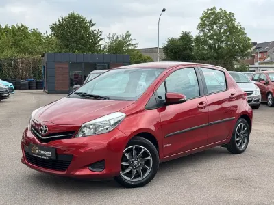 Gebraucht Toyota Yaris Life 99 PS (72 kW) 2011 Rot Kleinwagen