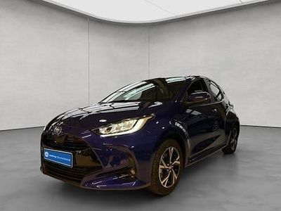Juniper blue metallic Neu 2025 Toyota Yaris Hybrid Limousine | 26.490 € (Fairer Preis)