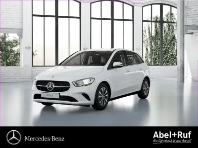 Gebraucht Mercedes B180 136 PS (100 kW) 2023 Weiß Kleinwagen