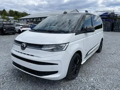 Neu VW Multivan Life 150 PS (110 kW) 2026 Weiß, candyweiß (b4) Van / Kleinbus