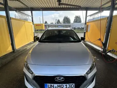 Używany Hyundai i30 YES! 140 KM (102 kW) 2020 Srebrny Kombi