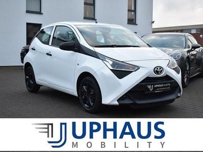 Weiß Gebraucht 2021 Toyota Aygo Business Edition Kleinwagen | 9.780 € (Fairer Preis)