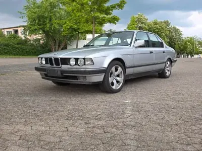 Gebraucht BMW 730 188 PS (138 kW) 1990 Silber Limousine