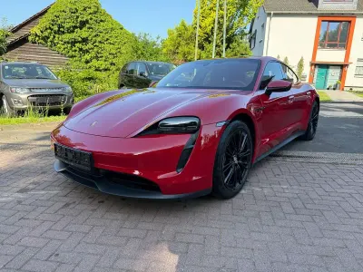 Gebraucht Porsche Taycan 350 kW (476 PS) 2022 Karminrot Limousine