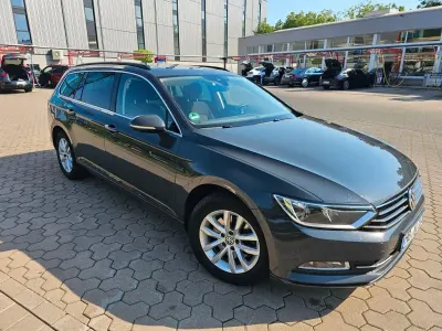 Gebraucht VW Passat Comfortline 150 PS (110 kW) 2018 Grau Kombi