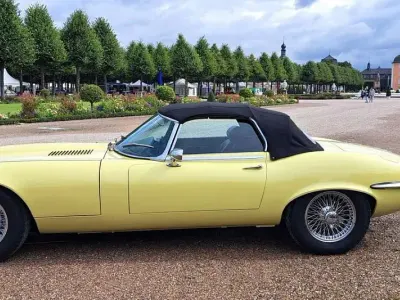 Używany Jaguar E-Type 241 KM (177 kW) 1972 Żółty Kabriolet