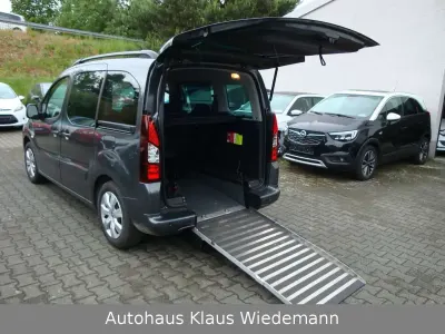 Gebraucht Citroën Berlingo PureTech 110 PS (80 kW) 2018 Schwarz Van / Kleinbus