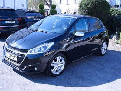 Usata Peugeot 208 Style 82 CV (60 kW) 2017 Nero Utilitaria