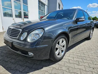 Używany Mercedes E200 122 KM (89 kW) 2004 Szary Sedan/Limuzyna