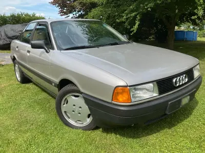 Gebraucht Audi 80 90 PS (66 kW) 1989 Silber Limousine
