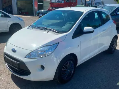 Gebraucht Ford Ka Trend 69 PS (50 kW) 2014 Crystalweiß Kleinwagen